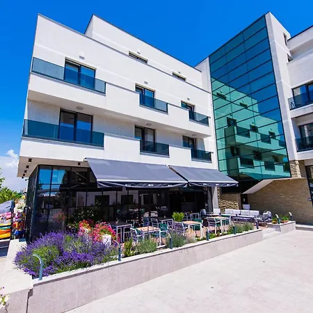 Hotel Prestige Mamaja