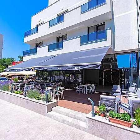 Prestige Mamaia